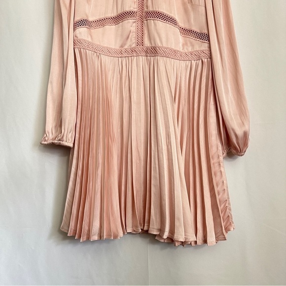 Bardot Women's Long Sleeves Satin Olivia Crochet Lace Minidress sz 10/L - Picture 9 of 16